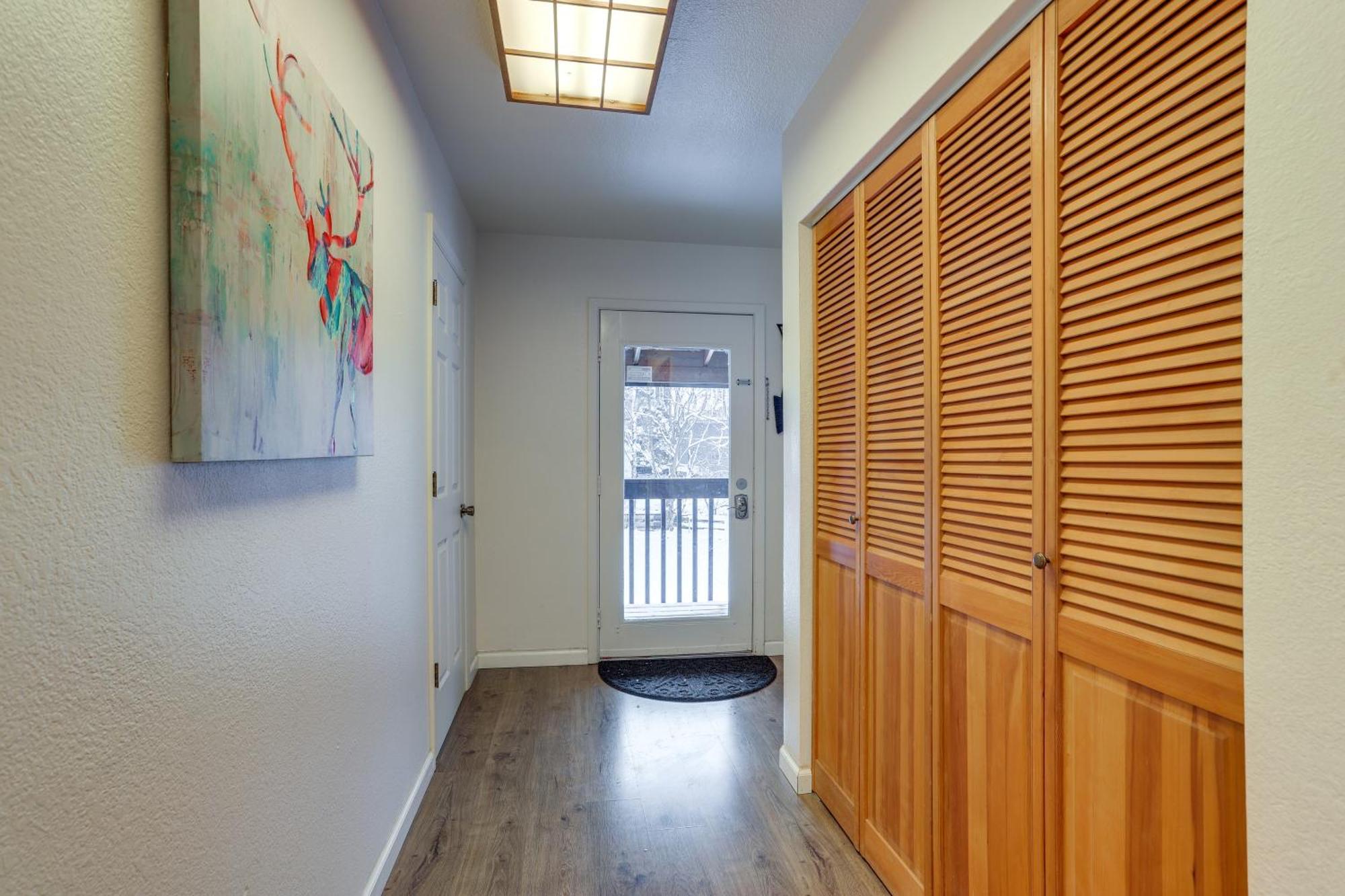 Waterfront Apt, Walk To Town And Coastal Trail! 앵커리지 외부 사진